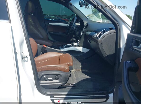 WA1M2AFP2HA037413 2017 AUDI Q5 White Widok wnętrza z przodu