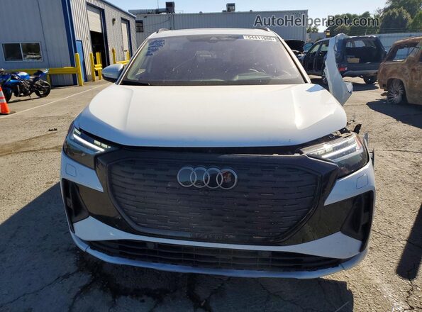 WA1MUBFZ3RP038666 2024 AUDI Q4 White Widok z przodu