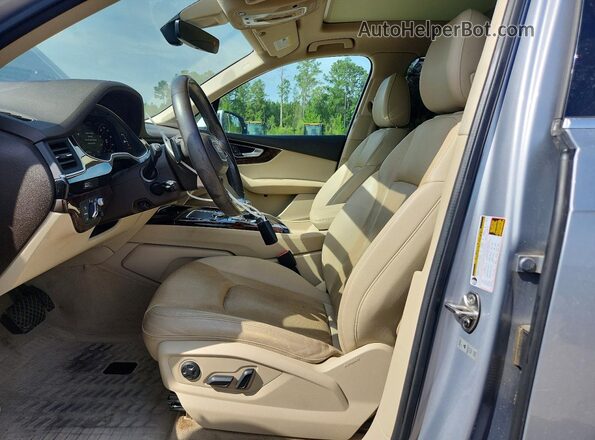 WA1VAAF70HD050098 2017 AUDI Q7 Silver წინა სალონის ხედი