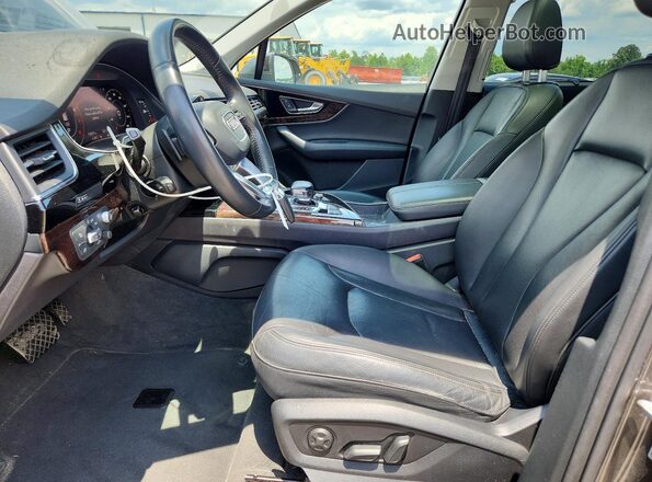 WA1VAAF70JD038331 2018 AUDI Q7 Charcoal Widok wnętrza z przodu