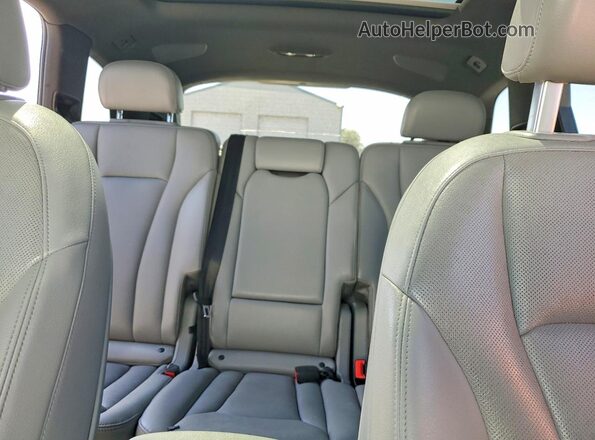 WA1VAAF70JD040855 2018 AUDI Q7 White Вид задніх сидінь