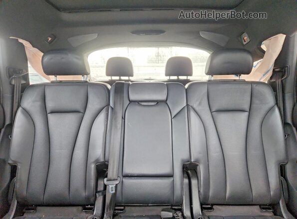 WA1VAAF70KD020056 2019 AUDI Q7 Black Widok tylnych siedzeń
