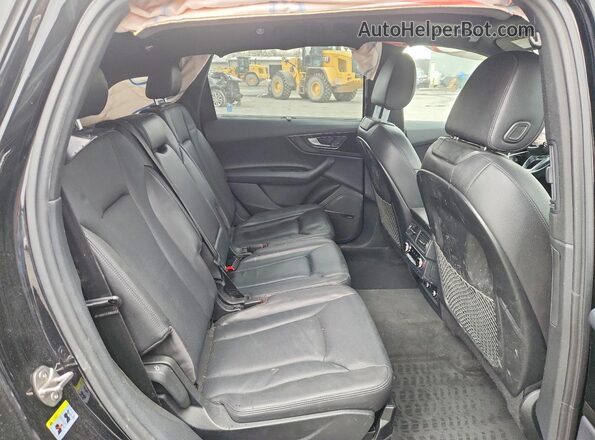 WA1VAAF70KD020056 2019 AUDI Q7 Black Widok wnętrza z tyłu