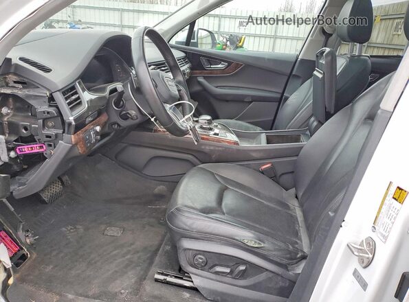 WA1VAAF71HD028241 2017 AUDI Q7 White Vista interior delantera