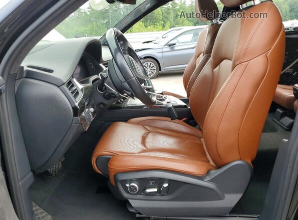 WA1VAAF71JD037690 2018 AUDI Q7 Black წინა სალონის ხედი