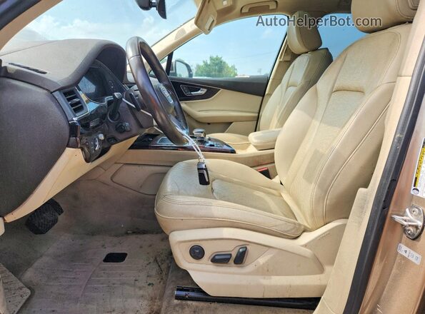 WA1VAAF71KD018221 2019 AUDI Q7 Gold Widok wnętrza z przodu