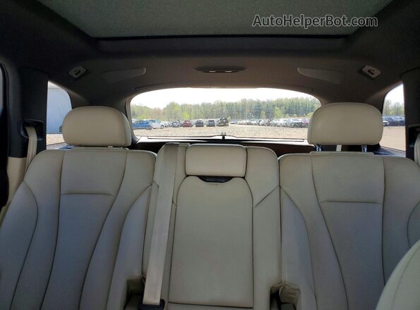WA1VAAF72HD031195 2017 AUDI Q7 White Widok tylnych siedzeń