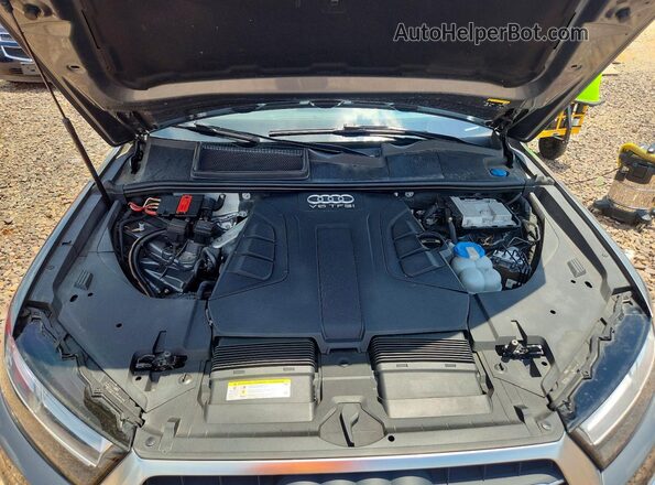 WA1VAAF72HD035974 2017 AUDI Q7 Gray Engine compartment view