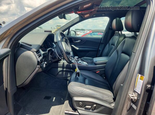 WA1VAAF72HD035974 2017 AUDI Q7 Gray Front interior view