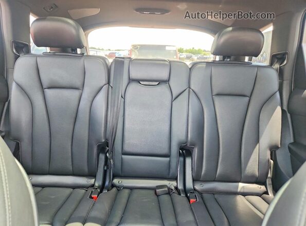 WA1VAAF72HD035974 2017 AUDI Q7 Gray Rear seats view
