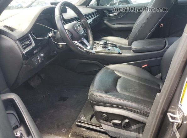 WA1VAAF72JD023880 2018 AUDI Q7 Gray Widok wnętrza z przodu