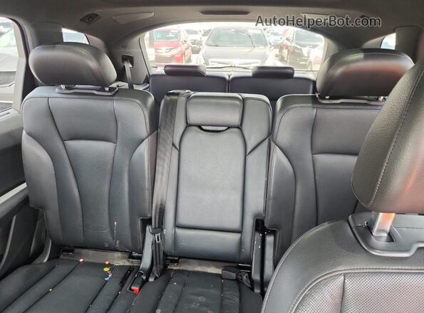 WA1VAAF72JD023880 2018 AUDI Q7 Gray Widok tylnych siedzeń
