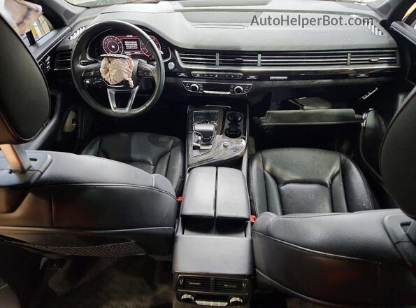 WA1VAAF72JD040663 2018 AUDI Q7 Серебряный Вид панели приборов