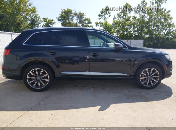 WA1VAAF73HD011540 2017 AUDI Q7 Black Widok wnętrza z tyłu