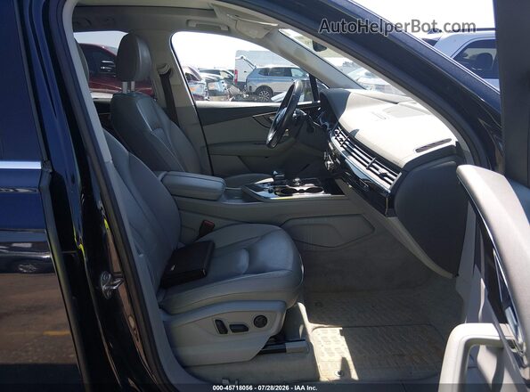WA1VAAF73JD012290 2018 AUDI Q7 Blue Front interior view