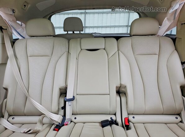 WA1VAAF73KD024103 2019 AUDI Q7 White Rear seats view