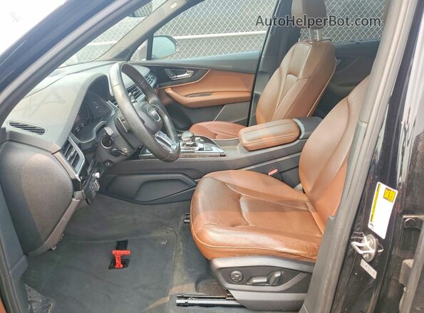 WA1VAAF74JD005557 2018 AUDI Q7 Черный Вид салона спереди