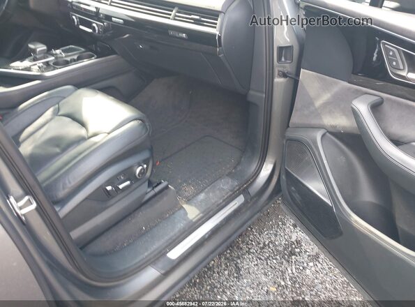 WA1VAAF75HD003018 2017 AUDI Q7 Gray Вид салону спереду
