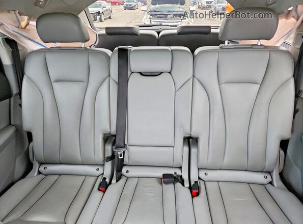 WA1VAAF75JD044450 2018 AUDI Q7 Silver Vista de los asientos traseros