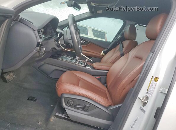 WA1VAAF75JD052385 2018 AUDI Q7 White წინა სალონის ხედი