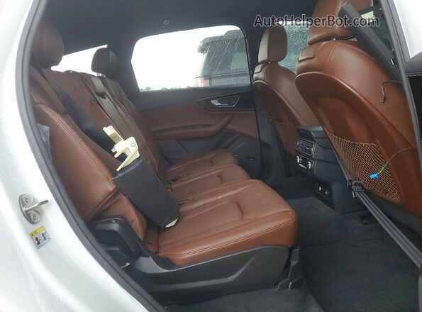 WA1VAAF75JD052385 2018 AUDI Q7 White უკანა სალონის ხედი