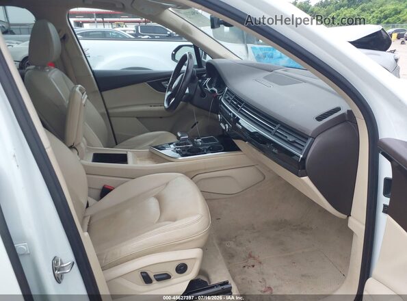 WA1VAAF75KD008680 2019 AUDI Q7 White Vista interior delantera