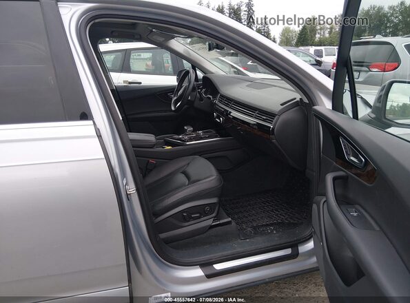 WA1VAAF76JD000800 2018 AUDI Q7 Серебряный Вид салона спереди