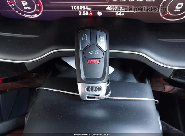WA1VAAF76JD038575 2018 AUDI Q7 White Dashboard view