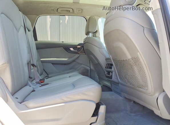 WA1VAAF77HD030124 2017 AUDI Q7 White Rear interior view