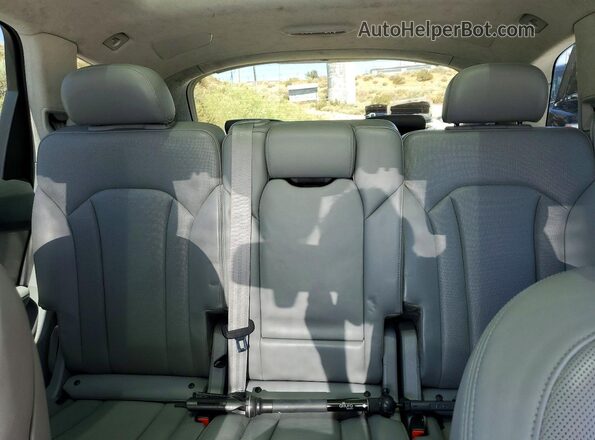 WA1VAAF77HD030124 2017 AUDI Q7 White Rear seats view