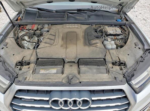 WA1VAAF77HD039907 2017 AUDI Q7 White Widok komory silnika