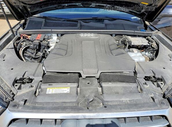 WA1VAAF77JD019730 2018 AUDI Q7 Black Vista del compartimento del motor