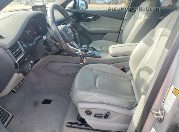 WA1VAAF77JD043221 2018 AUDI Q7 Silver წინა სალონის ხედი
