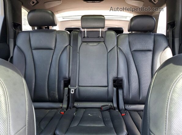 WA1VAAF78HD047739 2017 AUDI Q7 White Rear seats view