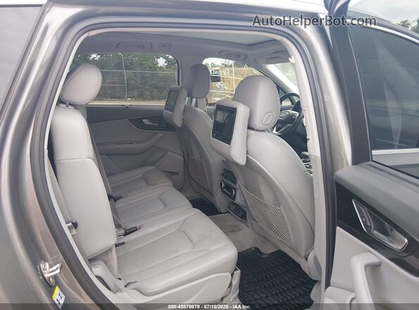 WA1VAAF79HD038709 2017 AUDI Q7 Beige VIN կոդի պիտակի տեսք