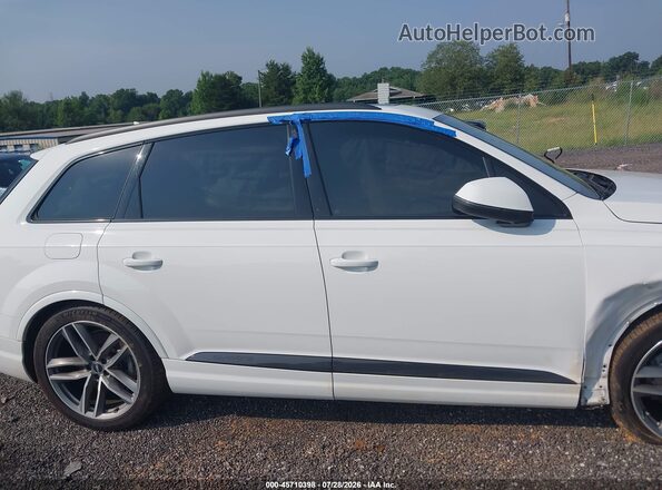 WA1VAAF79HD056935 2017 AUDI Q7 White Rear interior view