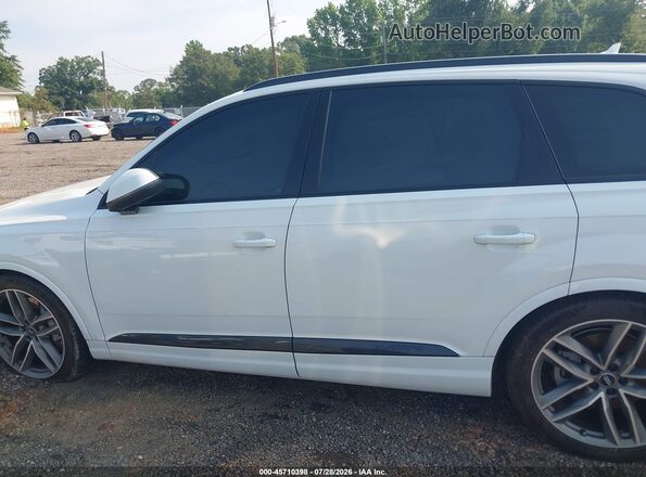 WA1VAAF79HD056935 2017 AUDI Q7 White 360 interior view