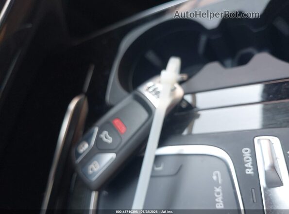 WA1VAAF79HD056935 2017 AUDI Q7 White Dashboard view