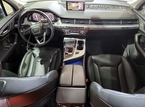 WA1VAAF79KD016507 2019 AUDI Q7 Black Dashboard view