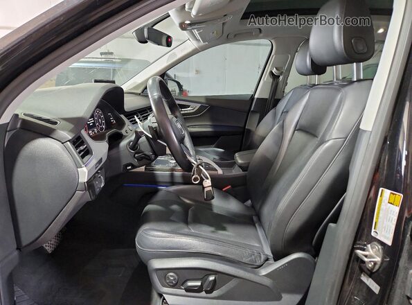 WA1VAAF79KD016507 2019 AUDI Q7 Black Front interior view