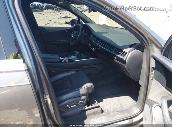WA1VAAF7XHD005783 2017 AUDI Q7 Silver წინა სალონის ხედი