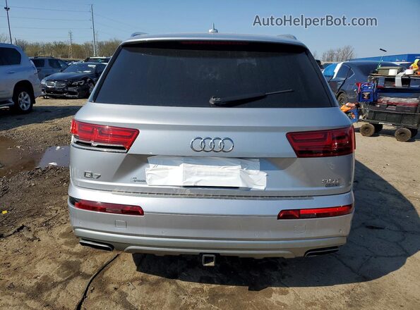 WA1VAAF7XJD011718 2018 AUDI Q7 Серебряный Вид сзади