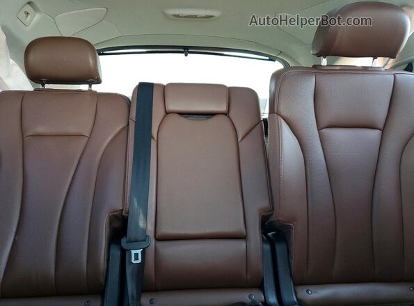 WA1VAAF7XJD011718 2018 AUDI Q7 Серебряный Вид задних сидений
