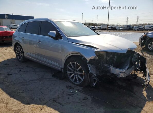 WA1VAAF7XJD011718 2018 AUDI Q7 Серебряный Передняя правая четверть