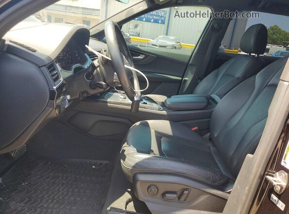 WA1VAAF7XJD048199 2018 AUDI Q7 Black Вид салону спереду