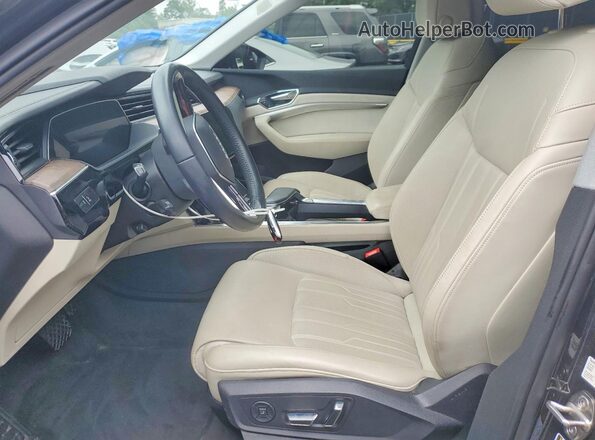 WA1VAAGE8KB011341 2019 AUDI E-TRON Серый Вид салона спереди