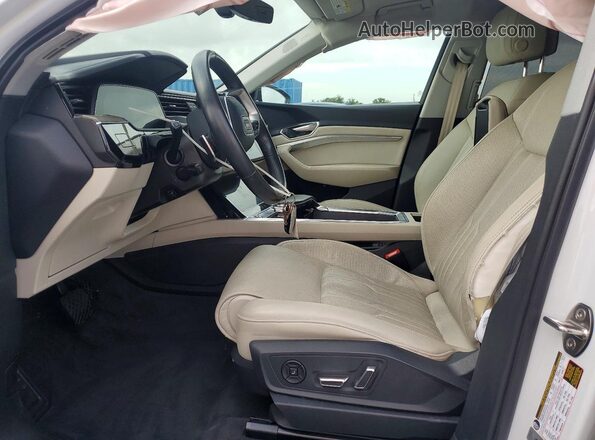 WA1VAAGE9MB014672 2021 AUDI E-TRON White Front interior view