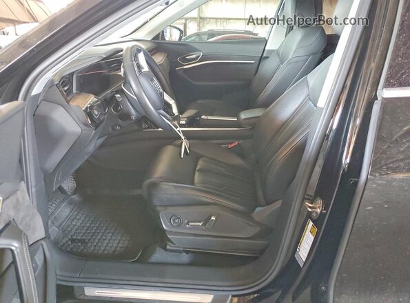 WA1VABGE0KB011095 2019 AUDI E-TRON Черный Вид салона спереди