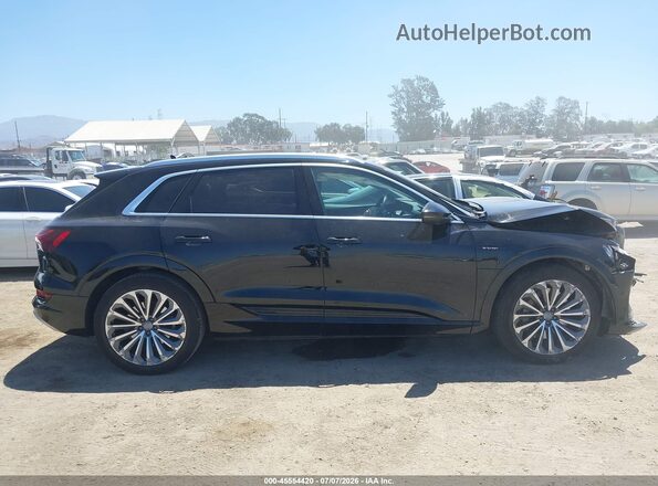 WA1VABGE6KB010775 2019 AUDI E-TRON Black Вид задньої частини салону