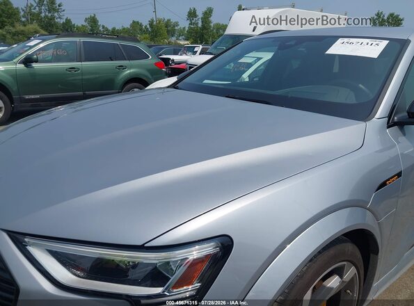 WA1VCBGE2NB035588 2022 AUDI OTHER Gray Դիմացի տեսք
